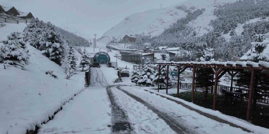 Türkiye’de kışın kalbi burada atıyor! Zirveye çıkınca sessizliğe bürünen büyülü şehir: Kışın en gösterişli kaçamak adresi 6